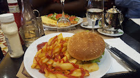 Hamburger du Café Eiffel Café à Paris - n°2