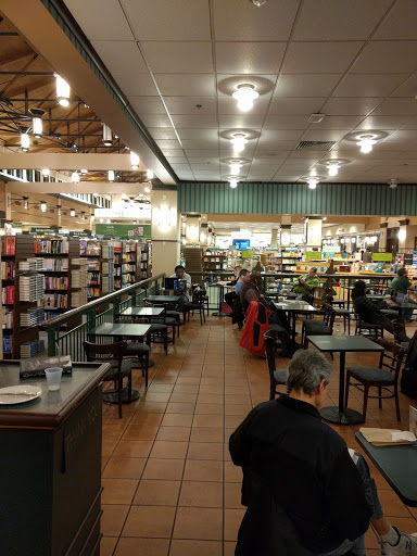 Book Store «Barnes & Noble», reviews and photos, 235 Daniel Webster Hwy, Nashua, NH 03060, USA