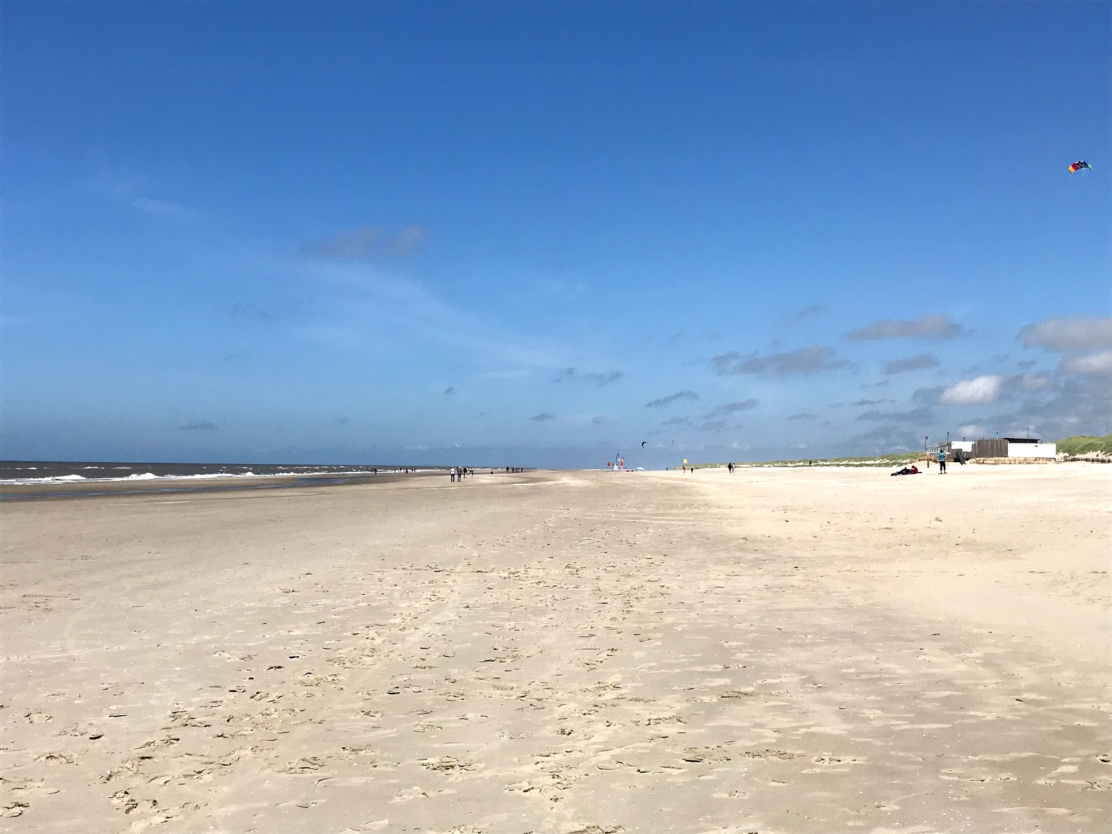 Camperduin Beach'in fotoğrafı ve yerleşim