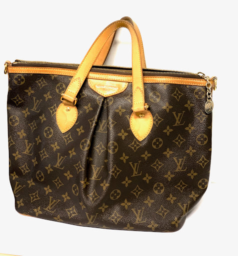 Pawn Shop «Sterling & Knight Jewelry & Pawn», reviews and photos, 244 E Ogden Ave #114, Hinsdale, IL 60521, USA