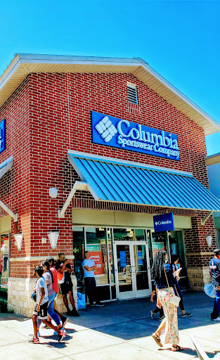 Sportswear Store «Columbia Sportswear Outlet Store at Houston Premium Outlets», reviews and photos, 29300 Hempstead Rd, Cypress, TX 77433, USA