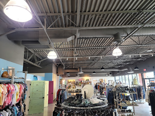 Thrift Store «Good Threads Goodwill Boutique», reviews and photos, 7366 N Oracle Rd #190, Tucson, AZ 85704, USA