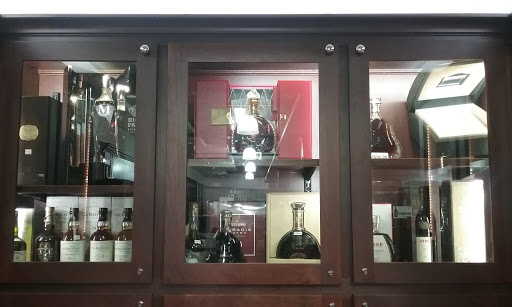 Liquor Store «Wine Palace», reviews and photos, 13971 Middlebelt Rd, Livonia, MI 48154, USA