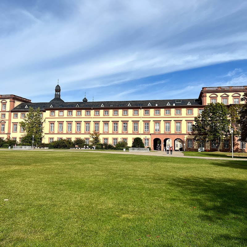 Mensawiese Universität Mannheim
