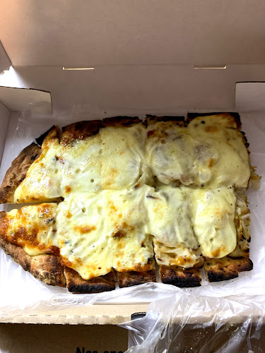 Los Molinos Pizzeria - Pizzeria
