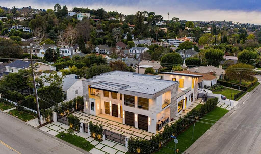 House R Us image