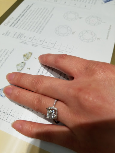 Jewelry Store «Barmakian Jewelers», reviews and photos, 300 Daniel Webster Hwy, Nashua, NH 03060, USA