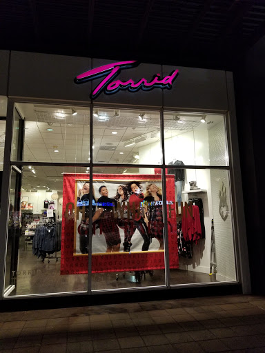Clothing Store «Torrid», reviews and photos, 2270 E Williams Field Rd Suite # 684, Gilbert, AZ 85296, USA