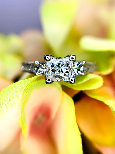 Jewelry Store «Pearce Jewelers», reviews and photos, 41 Glen Rd, West Lebanon, NH 03784, USA