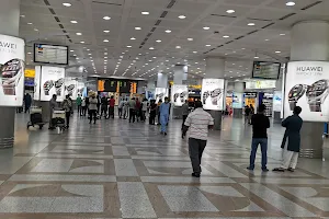 Kuwait International Airport image