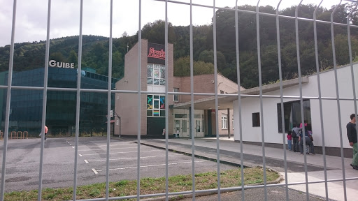 Irurako Ikastola, Centro de entrenamiento en Irura,Gipuzkoa