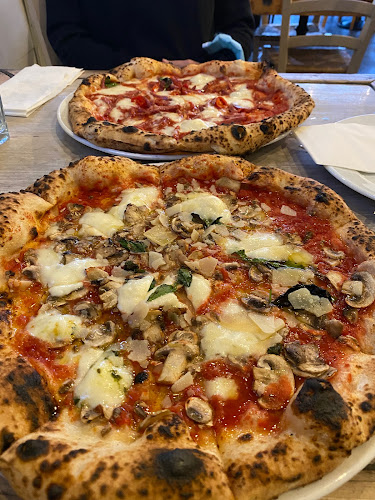 Reviews of Sacro Cuore Pizza in London - Pizza
