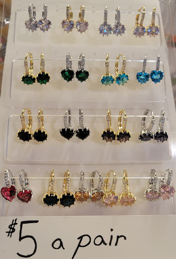 Flea Market «Shelby County Flea Market», reviews and photos, 820 Buck Creek Rd, Simpsonville, KY 40067, USA