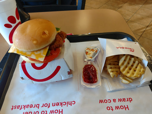 Fast Food Restaurant «Chick-fil-A», reviews and photos, 6203 N Illinois St, Fairview Heights, IL 62208, USA