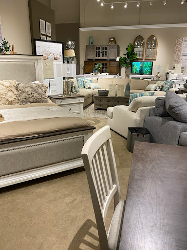 Furniture Store «City Furniture Fort Myers», reviews and photos, 9951 Interstate Commerce Dr, Fort Myers, FL 33913, USA