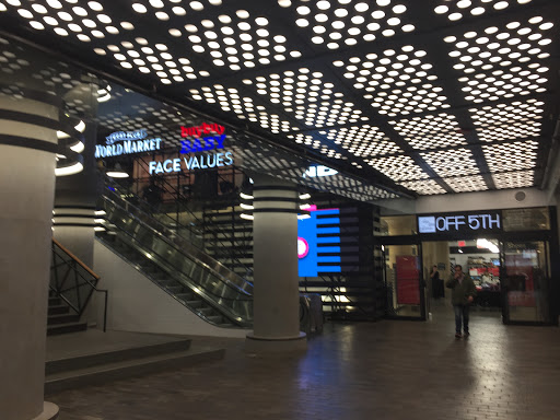 Department Store «Saks OFF 5TH», reviews and photos, 850 3rd Ave, Brooklyn, NY 11232, USA