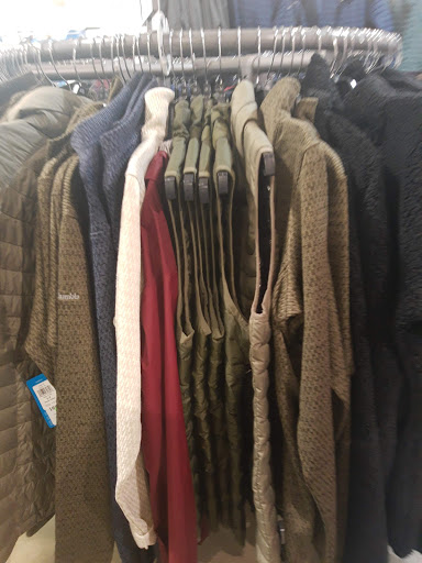 Sportswear Store «Columbia Sportswear Outlet», reviews and photos, 6800 Oxon Hill Rd #600, Oxon Hill, MD 20745, USA