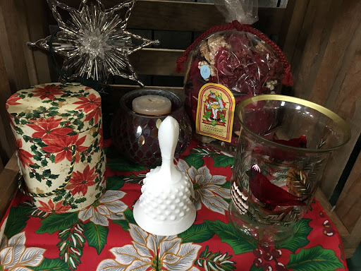 Thrift Store «Second Impressions Upscale Thrift Store», reviews and photos, 3750 S Westnedge Ave, Kalamazoo, MI 49008, USA