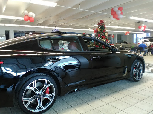 Car Dealer «World Car Kia South», reviews and photos, 7915 Interstate 35 Access Rd, San Antonio, TX 78224, USA