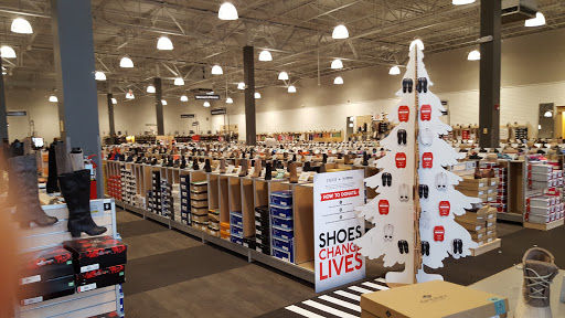 Shoe Store «DSW Designer Shoe Warehouse», reviews and photos, 276 New Britain Ave, Plainville, CT 06062, USA