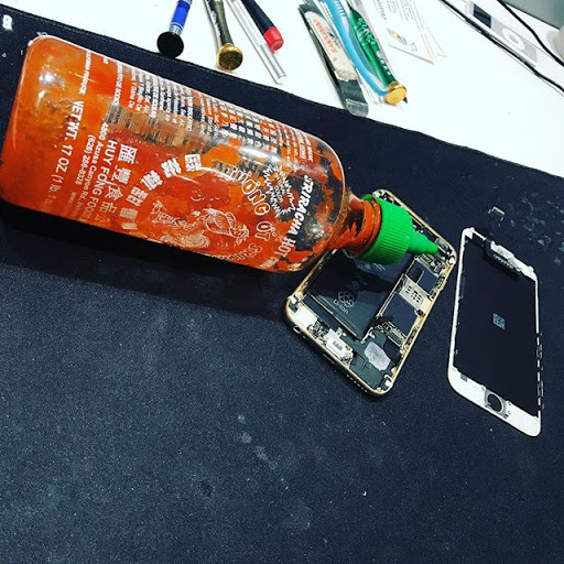 Electronics Repair Shop «Cellfone MD - cell phone repair», reviews and photos, 7637 N Milwaukee Ave, Niles, IL 60714, USA