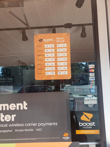 Telecommunications Service Provider «Boost Mobile Store Dream Team Wireless», reviews and photos, 2016 University Blvd N, Jacksonville, FL 32211, USA