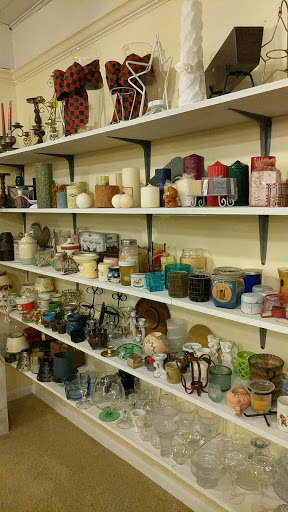 Thrift Store «Re-Uzit Shop of New Holland», reviews and photos, 707 W Main St, New Holland, PA 17557, USA