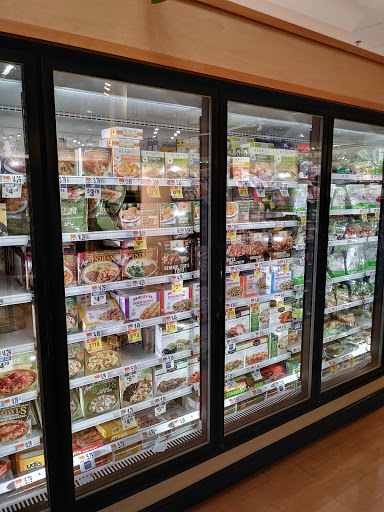 Grocery Store «Stop & Shop», reviews and photos, 44 Fenn Rd, Newington, CT 06111, USA