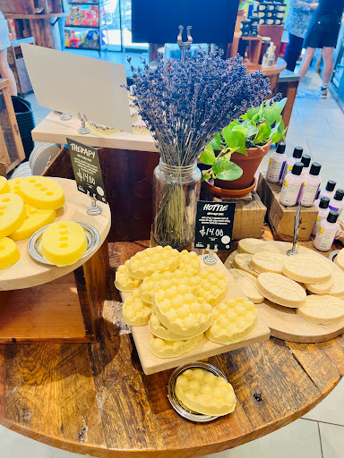 Cosmetics Store «LUSH Fresh Handmade Cosmetics», reviews and photos, 3966 Westheimer Rd, Houston, TX 77027, USA