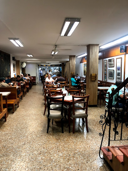Versalles Restaurante y Pastelería - Cra. 49 #53-39, La Candelaria, Medellín, La Candelaria, Medellín, Antioquia, Colombia