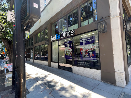 FedEx Office Print & Ship Center, 1200 J St, Sacramento, CA 95814, USA, 