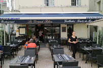 Atmosphère du Restaurant de fruits de mer Le Grand Bleu à Saumur - n°12