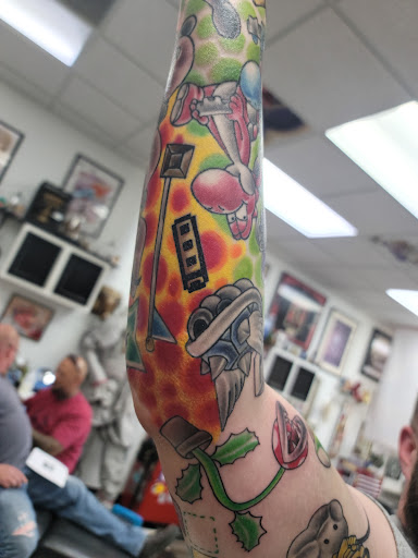 Tattoo Shop «Sonic Tattoos», reviews and photos, 1845 Velp Ave # C, Green Bay, WI 54303, USA