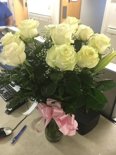 Florist «Roses Just Because/Hub Florist Of Lutz», reviews and photos, 18721 N Dale Mabry Hwy, Lutz, FL 33548, USA