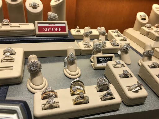 Jewelry Store «Zales - The Diamond Store», reviews and photos, 6020 82nd St, Indianapolis, IN 46250, USA