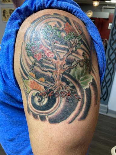 Tattoo Shop «Kingdom Ink Tattoo Studio», reviews and photos, 3 E Orange St, Lititz, PA 17543, USA