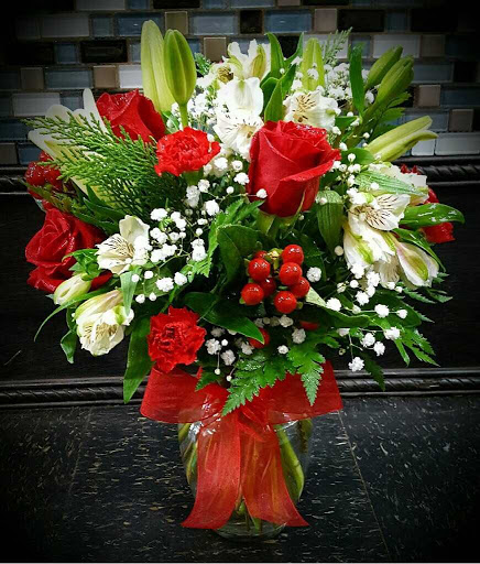 Florist «Irish Rose and GIfts», reviews and photos, 33608 W Seven Mile Rd, Livonia, MI 48152, USA