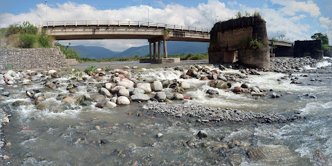 Puente sobre Río Lules