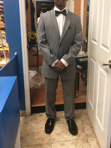 Dry Cleaner «Fresh Cleaners At Elk Grove», reviews and photos, 7119 Elk Grove Blvd # 115, Elk Grove, CA 95758, USA