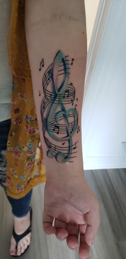 Tattoo Shop «Stained Glass Tattoo & Body Piercing», reviews and photos, 3900 Pine Grove Ave #3, Fort Gratiot Twp, MI 48059, USA