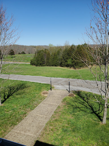 Lodge «The Farmhouse Inn», reviews and photos, 108 W Swan St, Centerville, TN 37033, USA