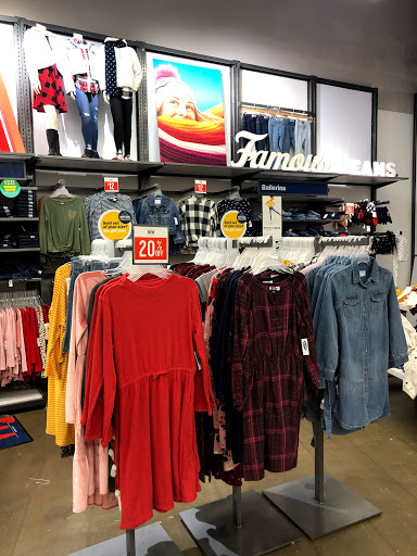 Clothing Store «Old Navy», reviews and photos, 40-24 College Point Blvd, Flushing, NY 11354, USA