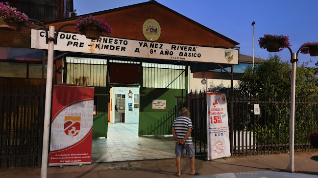 Ernesto Yanez Rivera - Escuela