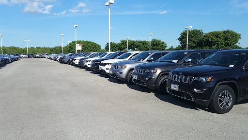 Car Dealer «Lone Star Chrysler Dodge Jeep Ram», reviews and photos, 8811 I-35, San Antonio, TX 78211, USA
