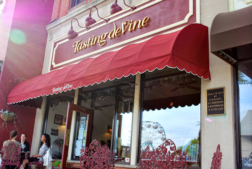 Wine Store «Tasting deVine», reviews and photos, 127 W Front St, Wheaton, IL 60187, USA