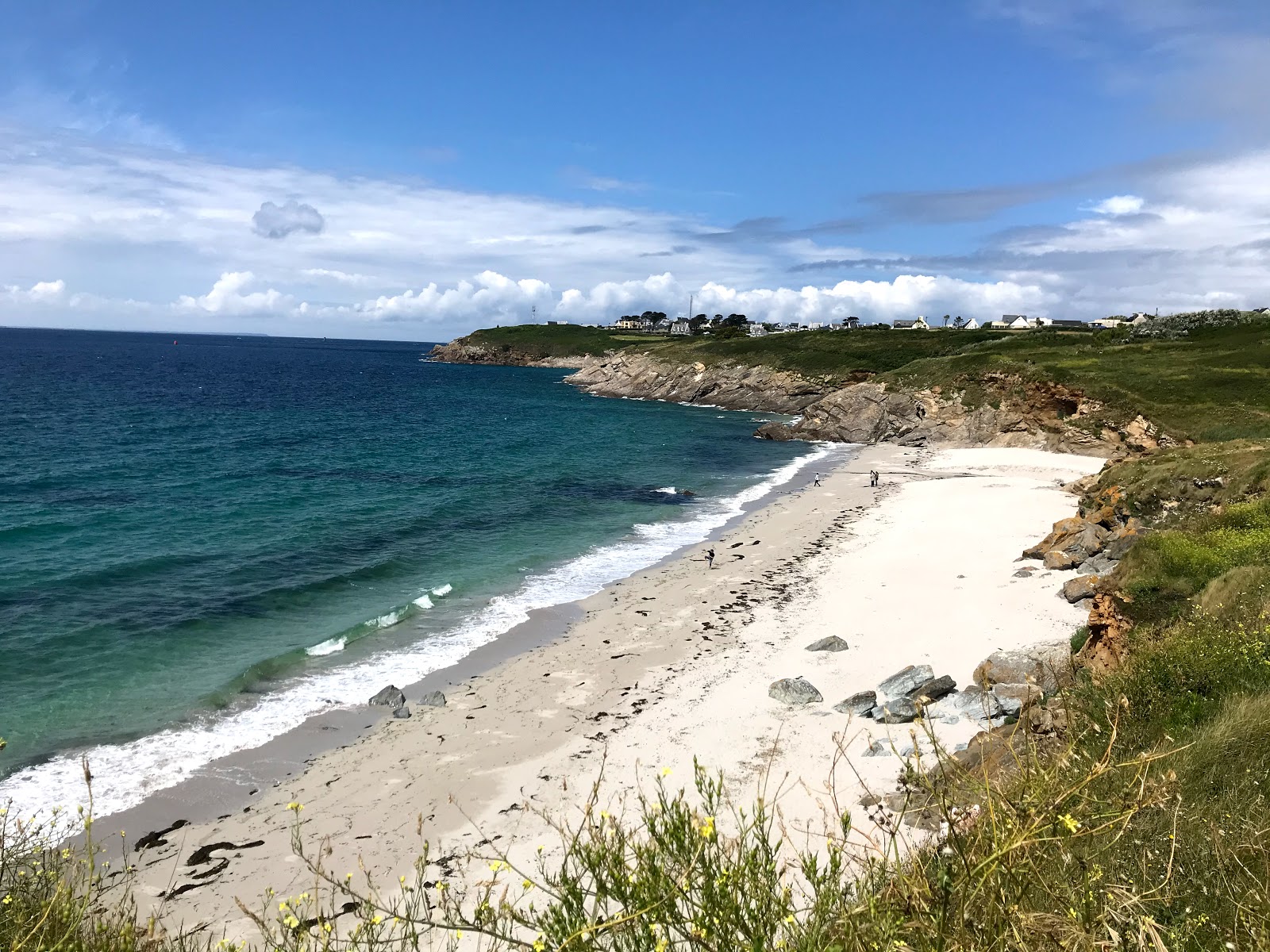 Foto von Plage de Porz Liogan mit weißer sand Oberfläche