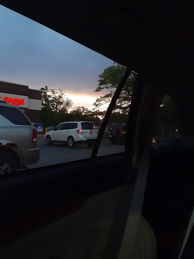 Supermarket «Family Fare Supermarket», reviews and photos, 905 E Eighth St, Traverse City, MI 49686, USA