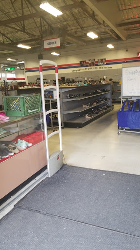 Thrift Store «Super Thrift Store», reviews and photos, 815 N Oxnard Blvd, Oxnard, CA 93030, USA