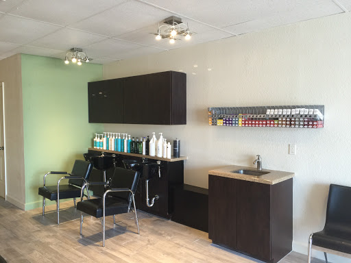 Hair Salon «Hair Mania Salon - Paul Mitchell Signature», reviews and photos, 2109 Main St, Dunedin, FL 34698, USA
