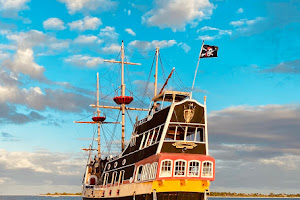 Black Raven Pirate Ship